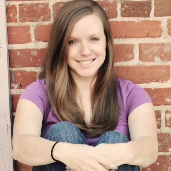 Meet your Posher, Holly - Picture 1 of 1